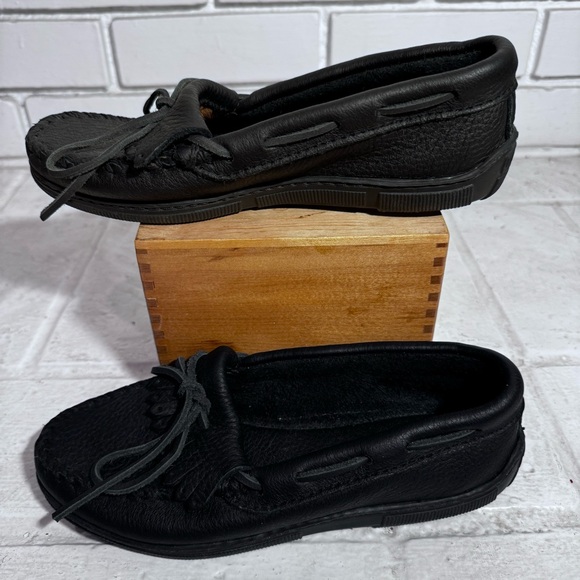 Minnetonka Women’s Kilty Driving Shoe Moccasin Size 7 - Picture 10 of 11